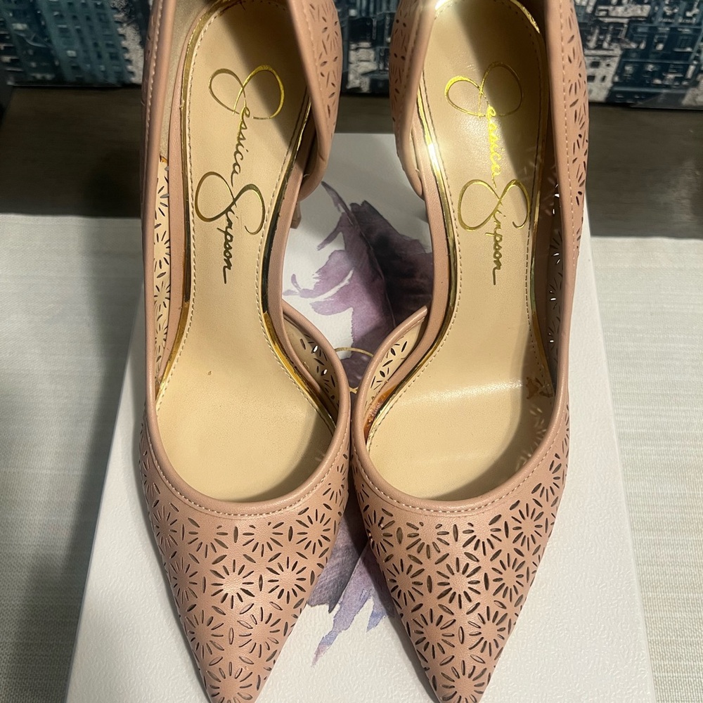 Jessica Simpson Nude Blush Laser-Cut Pointed Toe Stiletto Pumps - Picture 2 of 4